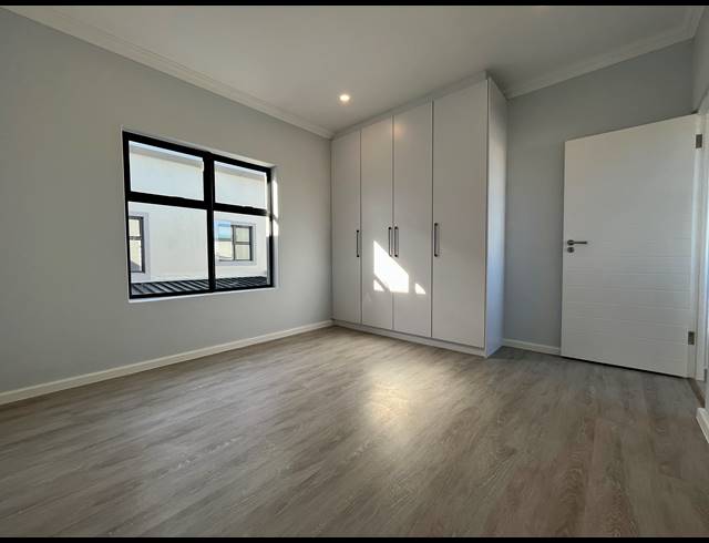 4 BEDROOM HOUSE FOR SALE IN SANDOWN
